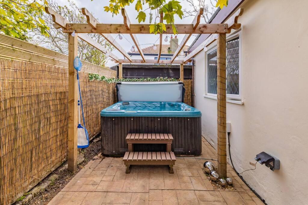 The Hideaway Villa คลีฟลีส์ ภายนอก รูปภาพ